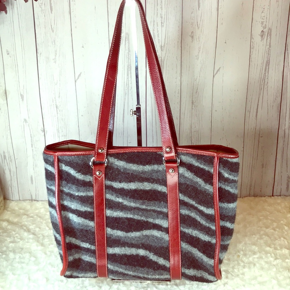 Koochi ku Shoulder Bag